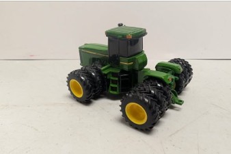 John Deere 4-Wheel Drive Tractor